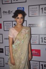 Dia Mirza on Day 2 at Lakme Fashion Week 2015 on 19th March 2015 (88)_550c109cd1c30.JPG