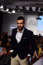 Irfan Pathan walks the ramp for Killer and Easies Show at Lakme Fashion Week 2015 Day 2 on 19th March 2015 (105)_550c059bc66d2.JPG