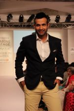 Irfan Pathan walks the ramp for Killer and Easies Show at Lakme Fashion Week 2015 Day 2 on 19th March 2015 (16)_550c061ec9a49.JPG
