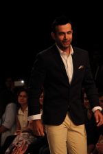 Irfan Pathan walks the ramp for Killer and Easies Show at Lakme Fashion Week 2015 Day 2 on 19th March 2015 (275)_550c05af4cd0e.JPG