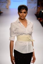 Model walk the ramp for Kiran Uttam Ghosh Show at Lakme Fashion Week 2015 Day 2 on 19th March 2015 (130)_550c08185adc5.JPG
