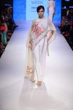 Model walk the ramp for Kiran Uttam Ghosh Show at Lakme Fashion Week 2015 Day 2 on 19th March 2015 (148)_550c084805e7d.JPG