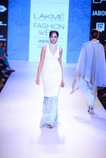 Model walk the ramp for Kiran Uttam Ghosh Show at Lakme Fashion Week 2015 Day 2 on 19th March 2015 (27)_550c06afa4369.JPG