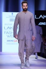Model walks the ramp for Antar Agni Show at Lakme Fashion Week 2015 Day 2 on 19th March 2015 (22)_550c0124d76d9.JPG