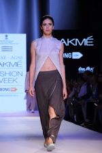Model walks the ramp for Antar Agni Show at Lakme Fashion Week 2015 Day 2 on 19th March 2015 (37)_550c0135e6ee3.JPG