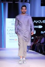 Model walks the ramp for Antar Agni Show at Lakme Fashion Week 2015 Day 2 on 19th March 2015 (51)_550c014296752.JPG
