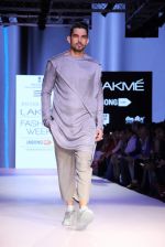 Model walks the ramp for Antar Agni Show at Lakme Fashion Week 2015 Day 2 on 19th March 2015 (52)_550c01438051c.JPG