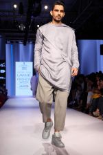 Model walks the ramp for Antar Agni Show at Lakme Fashion Week 2015 Day 2 on 19th March 2015 (53)_550c014454c39.JPG