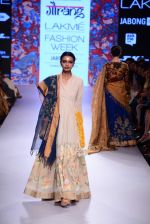 Model walks the ramp for Gaurang Show at Lakme Fashion Week 2015 Day 2 on 19th March 2015 (104)_550c051e9b087.JPG