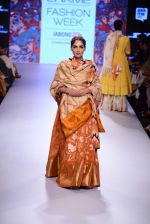Model walks the ramp for Gaurang Show at Lakme Fashion Week 2015 Day 2 on 19th March 2015 (114)_550c05269637f.JPG