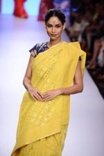 Model walks the ramp for Gaurang Show at Lakme Fashion Week 2015 Day 2 on 19th March 2015 (145)_550c05457ae89.JPG