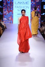 Model walks the ramp for Gaurang Show at Lakme Fashion Week 2015 Day 2 on 19th March 2015 (148)_550c054814381.JPG