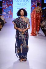 Model walks the ramp for Gaurang Show at Lakme Fashion Week 2015 Day 2 on 19th March 2015 (171)_550c055cc53a2.JPG