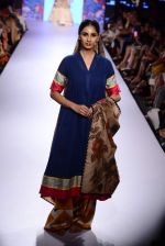 Model walks the ramp for Gaurang Show at Lakme Fashion Week 2015 Day 2 on 19th March 2015 (19)_550c04c437618.JPG