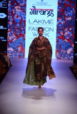 Model walks the ramp for Gaurang Show at Lakme Fashion Week 2015 Day 2 on 19th March 2015 (3)_550c04b749102.JPG