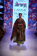 Model walks the ramp for Gaurang Show at Lakme Fashion Week 2015 Day 2 on 19th March 2015 (4)_550c04b7ead0c.JPG