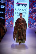 Model walks the ramp for Gaurang Show at Lakme Fashion Week 2015 Day 2 on 19th March 2015 (5)_550c04b8943f3.JPG