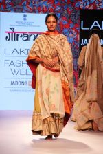 Model walks the ramp for Gaurang Show at Lakme Fashion Week 2015 Day 2 on 19th March 2015 (5)_550c04d09dc34.JPG