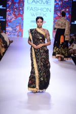 Model walks the ramp for Gaurang Show at Lakme Fashion Week 2015 Day 2 on 19th March 2015 (53)_550c04ee3869a.JPG