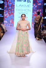 Model walks the ramp for Gaurang Show at Lakme Fashion Week 2015 Day 2 on 19th March 2015 (62)_550c04f5e710a.JPG