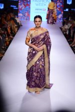 Model walks the ramp for Gaurang Show at Lakme Fashion Week 2015 Day 2 on 19th March 2015 (93)_550c0512c58c5.JPG