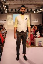 Model walks the ramp for Killer and Easies Show at Lakme Fashion Week 2015 Day 2 on 19th March 2015 (240)_550c08018ec89.JPG