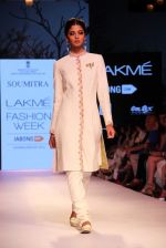 Model walks the ramp for Marg By Soumitra Show at Lakme Fashion Week 2015 Day 2 on 19th March 2015 (15)_550c0699ed6aa.JPG