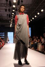 Model walks the ramp for Mayank and Shraddha Nigam Show at Lakme Fashion Week 2015 Day 2 on 19th March 2015 (118)_550c081fe3548.JPG