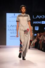 Model walks the ramp for Mayank and Shraddha Nigam Show at Lakme Fashion Week 2015 Day 2 on 19th March 2015 (13)_550c06a95e0e1.JPG