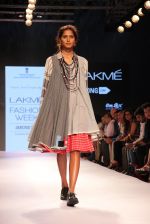 Model walks the ramp for Mayank and Shraddha Nigam Show at Lakme Fashion Week 2015 Day 2 on 19th March 2015 (2)_550c0682d18eb.JPG