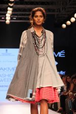 Model walks the ramp for Mayank and Shraddha Nigam Show at Lakme Fashion Week 2015 Day 2 on 19th March 2015 (3)_550c06888eb09.JPG