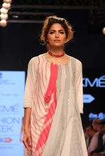 Model walks the ramp for Mayank and Shraddha Nigam Show at Lakme Fashion Week 2015 Day 2 on 19th March 2015 (38)_550c0703d5f28.JPG