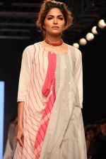 Model walks the ramp for Mayank and Shraddha Nigam Show at Lakme Fashion Week 2015 Day 2 on 19th March 2015 (40)_550c070d4d278.JPG