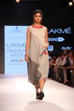 Model walks the ramp for Mayank and Shraddha Nigam Show at Lakme Fashion Week 2015 Day 2 on 19th March 2015 (55)_550c073e5dd5d.JPG