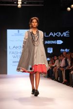 Model walks the ramp for Mayank and Shraddha Nigam Show at Lakme Fashion Week 2015 Day 2 on 19th March 2015 (6)_550c06872e24b.JPG