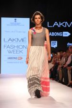 Model walks the ramp for Mayank and Shraddha Nigam Show at Lakme Fashion Week 2015 Day 2 on 19th March 2015 (76)_550c078b41d5d.JPG