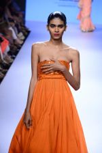 Model walks the ramp for Mulmul Show at Lakme Fashion Week 2015 Day 2 on 19th March 2015 (104)_550c0a9a2d41f.JPG