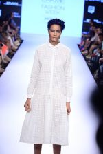Model walks the ramp for Mulmul Show at Lakme Fashion Week 2015 Day 2 on 19th March 2015 (11)_550c0a35317f5.JPG