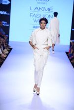 Model walks the ramp for Mulmul Show at Lakme Fashion Week 2015 Day 2 on 19th March 2015 (18)_550c0a3c682ce.JPG