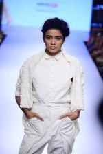 Model walks the ramp for Mulmul Show at Lakme Fashion Week 2015 Day 2 on 19th March 2015 (22)_550c0a414f0fb.JPG