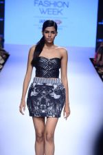 Model walks the ramp for Mulmul Show at Lakme Fashion Week 2015 Day 2 on 19th March 2015 (237)_550c0b49e12bc.JPG