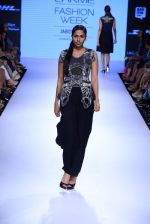 Model walks the ramp for Mulmul Show at Lakme Fashion Week 2015 Day 2 on 19th March 2015 (250)_550c0b55ee656.JPG