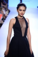 Model walks the ramp for Mulmul Show at Lakme Fashion Week 2015 Day 2 on 19th March 2015 (267)_550c0b6812552.JPG