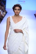 Model walks the ramp for Mulmul Show at Lakme Fashion Week 2015 Day 2 on 19th March 2015 (31)_550c0a4a6d1a9.JPG