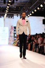 Model walks the ramp for Raghavendra Rathore Show at Lakme Fashion Week 2015 Day 2 on 19th March 2015 (15)_550c0aa2eb82d.JPG