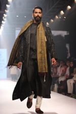 Model walks the ramp for Raghavendra Rathore Show at Lakme Fashion Week 2015 Day 2 on 19th March 2015 (197)_550c0b87e34d1.JPG