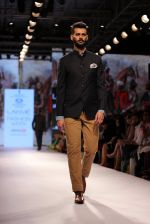 Model walks the ramp for Raghavendra Rathore Show at Lakme Fashion Week 2015 Day 2 on 19th March 2015 (22)_550c0ab501c13.JPG