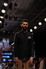 Model walks the ramp for Raghavendra Rathore Show at Lakme Fashion Week 2015 Day 2 on 19th March 2015 (23)_550c0ab70f53f.JPG