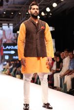 Model walks the ramp for Raghavendra Rathore Show at Lakme Fashion Week 2015 Day 2 on 19th March 2015 (43)_550c0ae2244c2.JPG