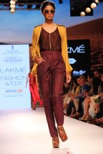 Model walks the ramp for Shruti Sancheti Show at Lakme Fashion Week 2015 Day 2 on 19th March 2015 (22)_550c13595aa01.JPG